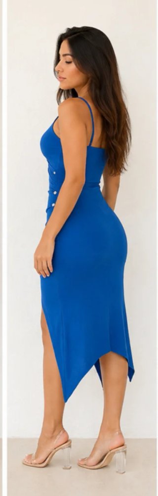 Vestido azul de tirantes con abertura
