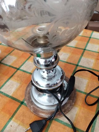 DosLámparas de mesa con base de mármol