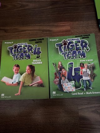 Dos libros de 4 primaria TIGER TEAM 4
