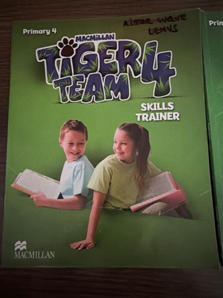Dos libros de 4 primaria TIGER TEAM 4