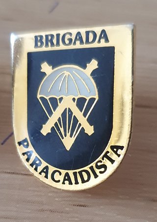 Lote de 4 pines/insignias coleccionables