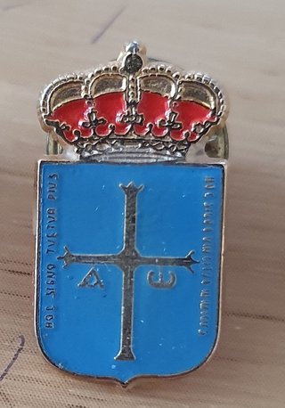 Lote de 4 pines/insignias coleccionables