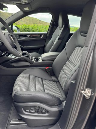 Porsche Cayenne 2025