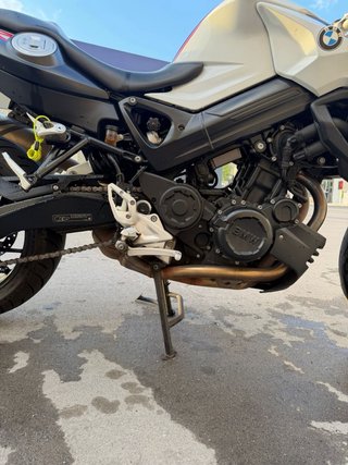 BMW F800R Blanca y Azul
