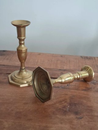 Antigua pareja candeleros bronce dorado siglo XIX