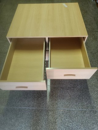 Cajonera de madera y plástico