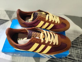 Zapatillas Adidas SL72 Marrones y Moradas