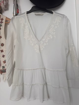 Lote 2 blusas blancas Vila y Zara T.S manga 3/4