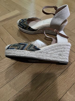 Alpargatas cuña GOGO Talla 38 de tela y esparto