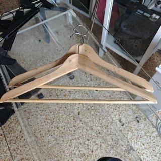 Lote 18 Perchas Ikea Madera y Plástico