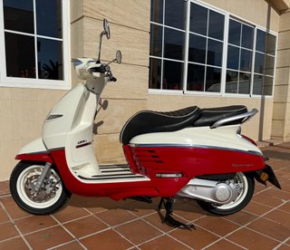 PEUGEOT DJANGO 125 cc ABS SOLO 5,000KM Y GARANTIA