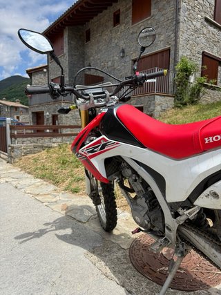 Honda CRF 250L Enduro Roja y Blanca