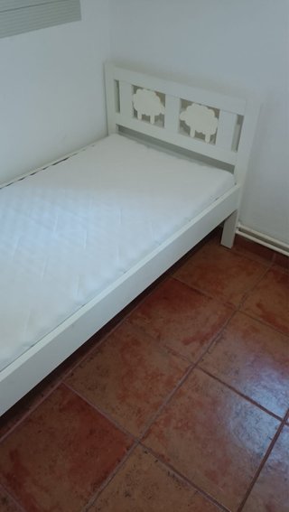 Cama infantil blanca Ikea