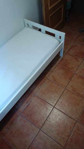 Cama infantil blanca Ikea