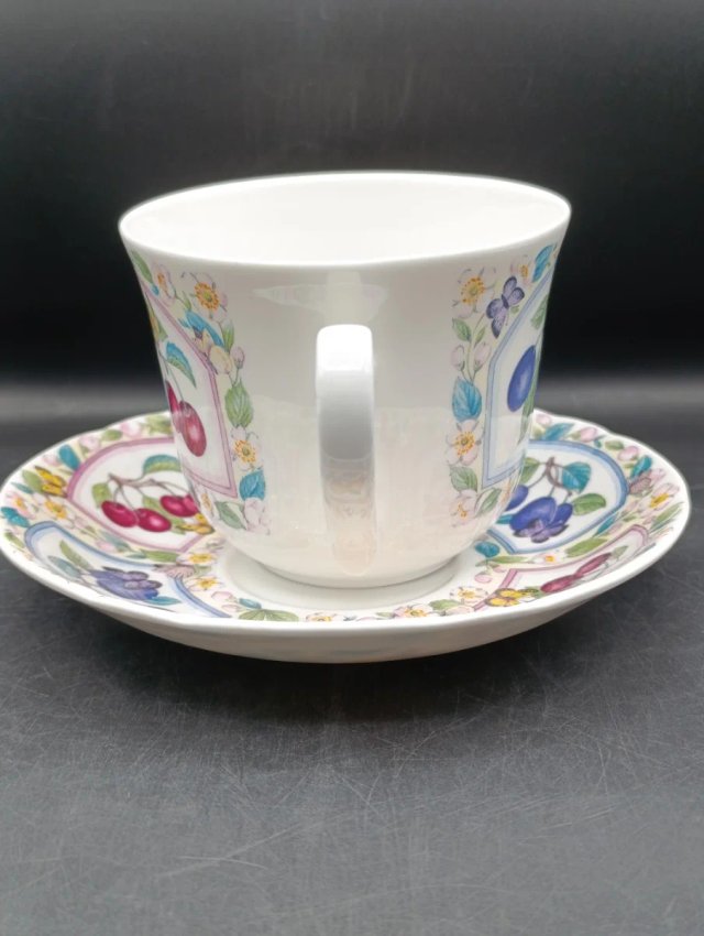 Taza desayuno porcelana inglesa Roy Kirkham