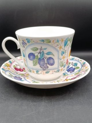 Taza desayuno porcelana inglesa Roy Kirkham