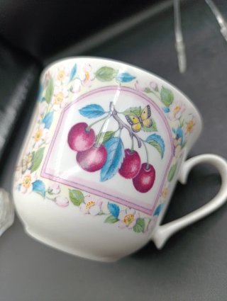 Taza desayuno porcelana inglesa Roy Kirkham