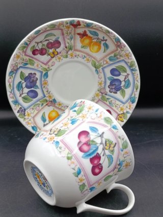 Taza desayuno porcelana inglesa Roy Kirkham