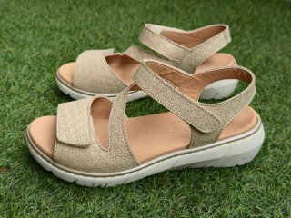 Sandalias Silvio Talla 36 Beige/Dorado