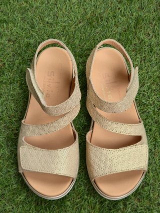 Sandalias Silvio Talla 36 Beige/Dorado