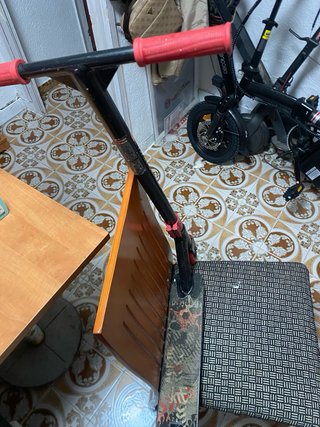 Patinete Scooter Negro y Rojo