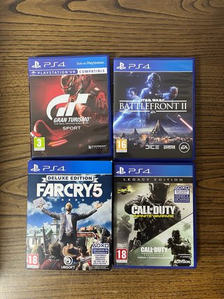 PS4 500GB + Controller + 4 Giochi