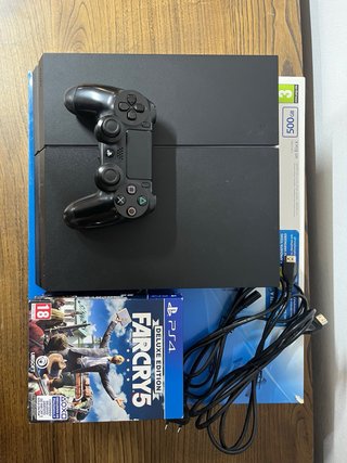 PS4 500GB + Controller + 4 Giochi
