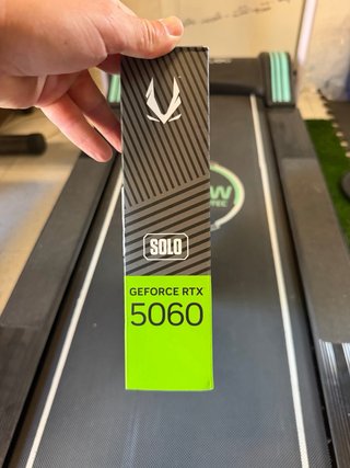 Tarjeta Gráfica ZOTAC GAMING RTX 5060 SOLO