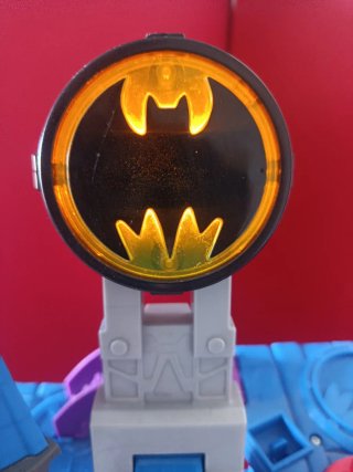 Batcueva Fisher Price( precio negociable)
