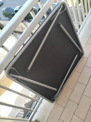 Tavolo pieghevole con 4 sedie imbottite