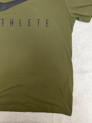 Camiseta Nike Dri-Fit Athlete Verde Militar
