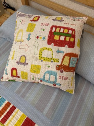 Conjunto cortinas, cojines y colchas