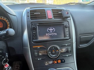 Toyota Auris 2012