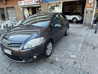 Toyota Auris 2012