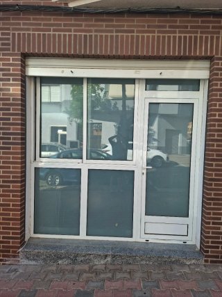 Puerta, ventana y fijo aluminio con cristal