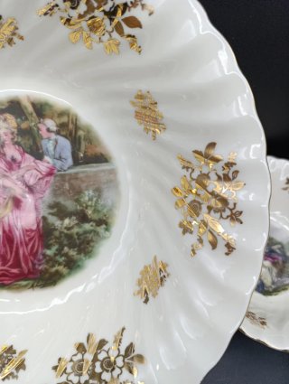 Juego de porcelana Sosafils con detalles dorados