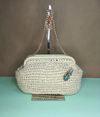 Bolso Clutch Rafia Artesanal con Broche Joya