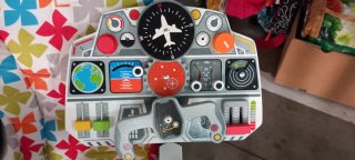Panel de control de avión de madera
