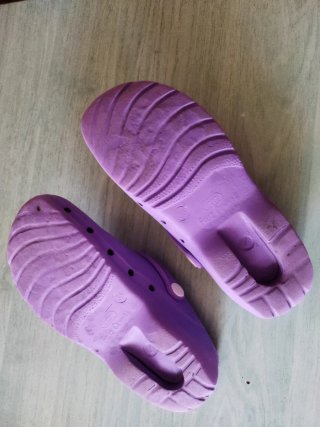 Zuecos morados