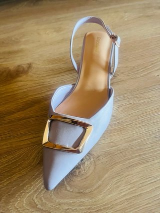 Zapatos Graceland lila tacón bajo hebilla dorada