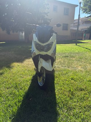 Yamaha N-MAX 125cc Scooter Automática