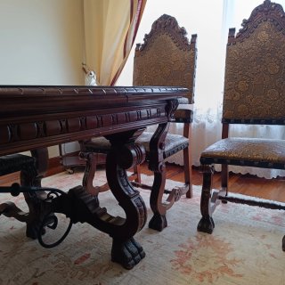 Mesa comedor y 6 sillas madera y tela