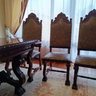 Mesa comedor y 6 sillas madera y tela