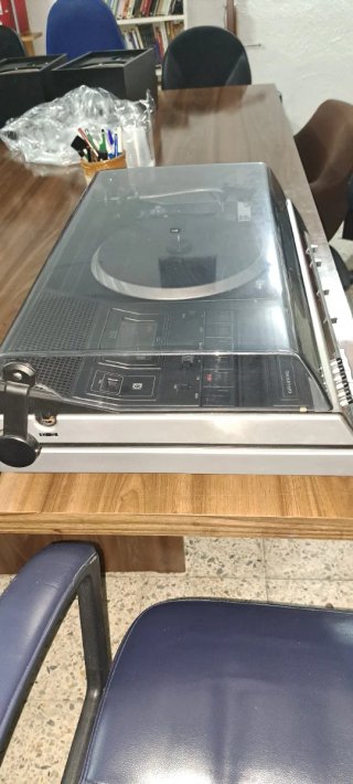 Tocadiscos con Porta Cassettes