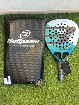 Pala Bullpadel Hack 04 Nueva a estrenar