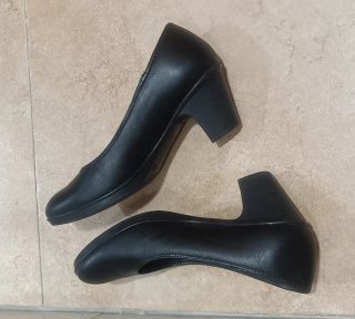 Zapatos de tacón negros talla 39