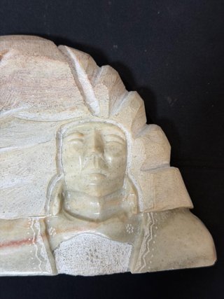 Escultura relieve alabastro – Diana Blue Eyes