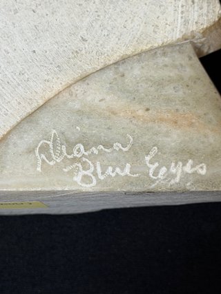 Escultura relieve alabastro – Diana Blue Eyes