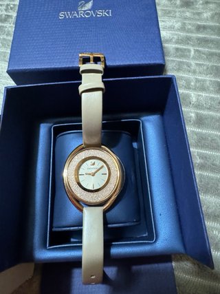 Reloj Swarovski Dorado y Blanco