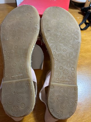 Sandalias Beige y Rosa con Flecos